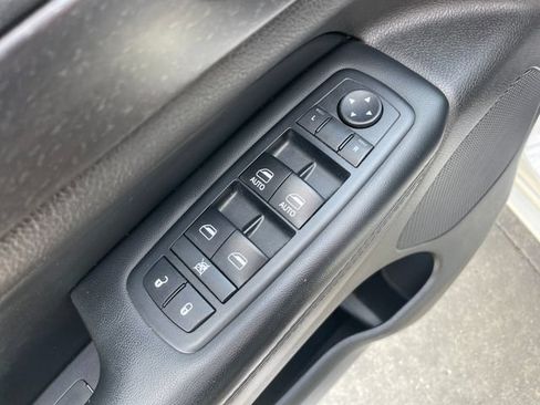 Used 2017 Jeep Grand Cherokee Altitude AWD/4WD image 21