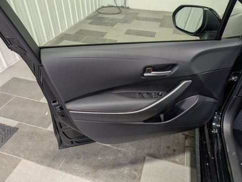 Used 2025 Toyota Corolla SE FWD image 12