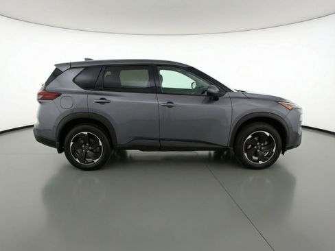 Used 2025 Nissan Rogue SV image 11