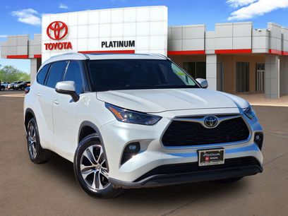 Used 2022 Toyota Highlander XLE