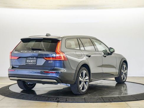 New 2026 Volvo V60 B5 Cross Country Plus w/ Climate Package AWD/4WD image 4