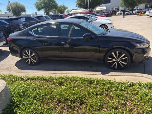 Used 2020 Nissan Altima 2.5 SR image 4