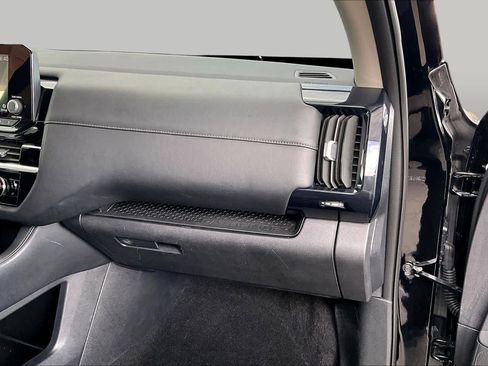 Certified 2025 Nissan Pathfinder SV FWD image 18