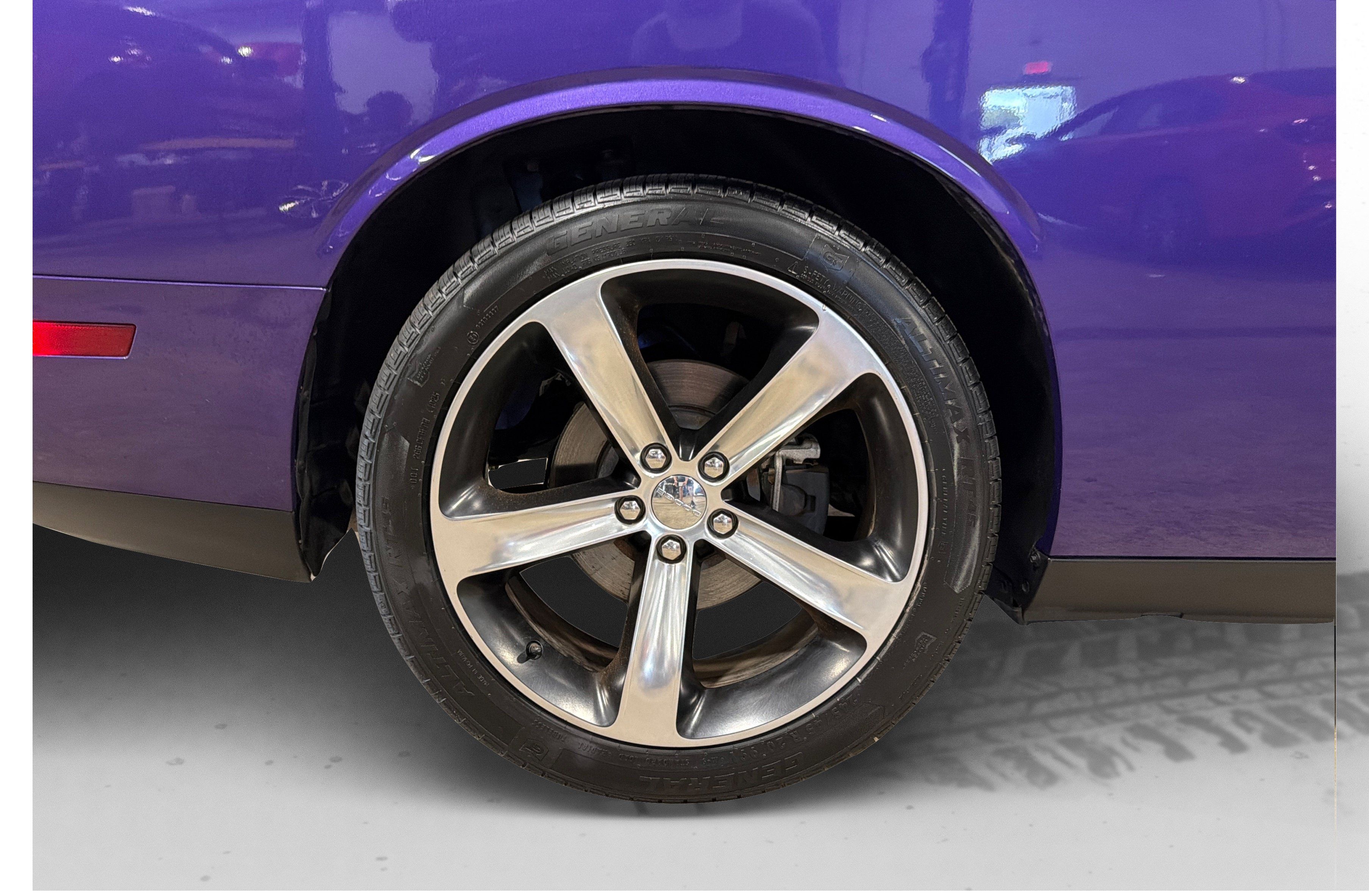 Used 2014 Dodge Challenger R/T RWD image 45