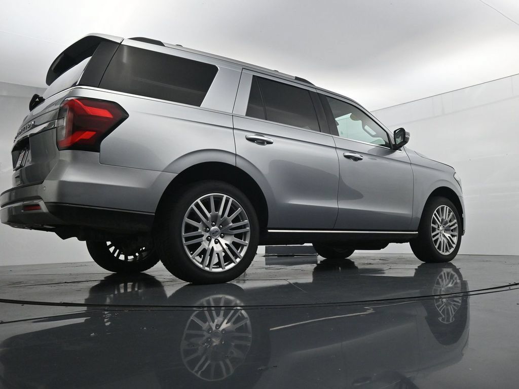 Used 2024 Ford Expedition Limited AWD/4WD image 40