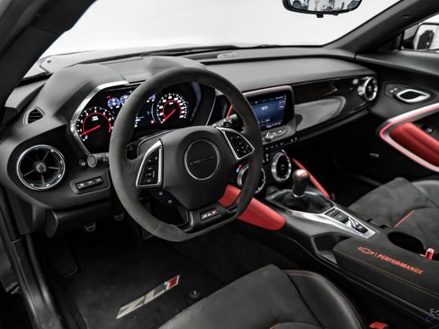 Used 2021 Chevrolet Camaro ZL1 image 40