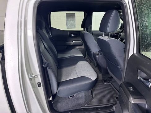 Used 2021 Toyota Tacoma TRD Sport w/ Technology Package image 11