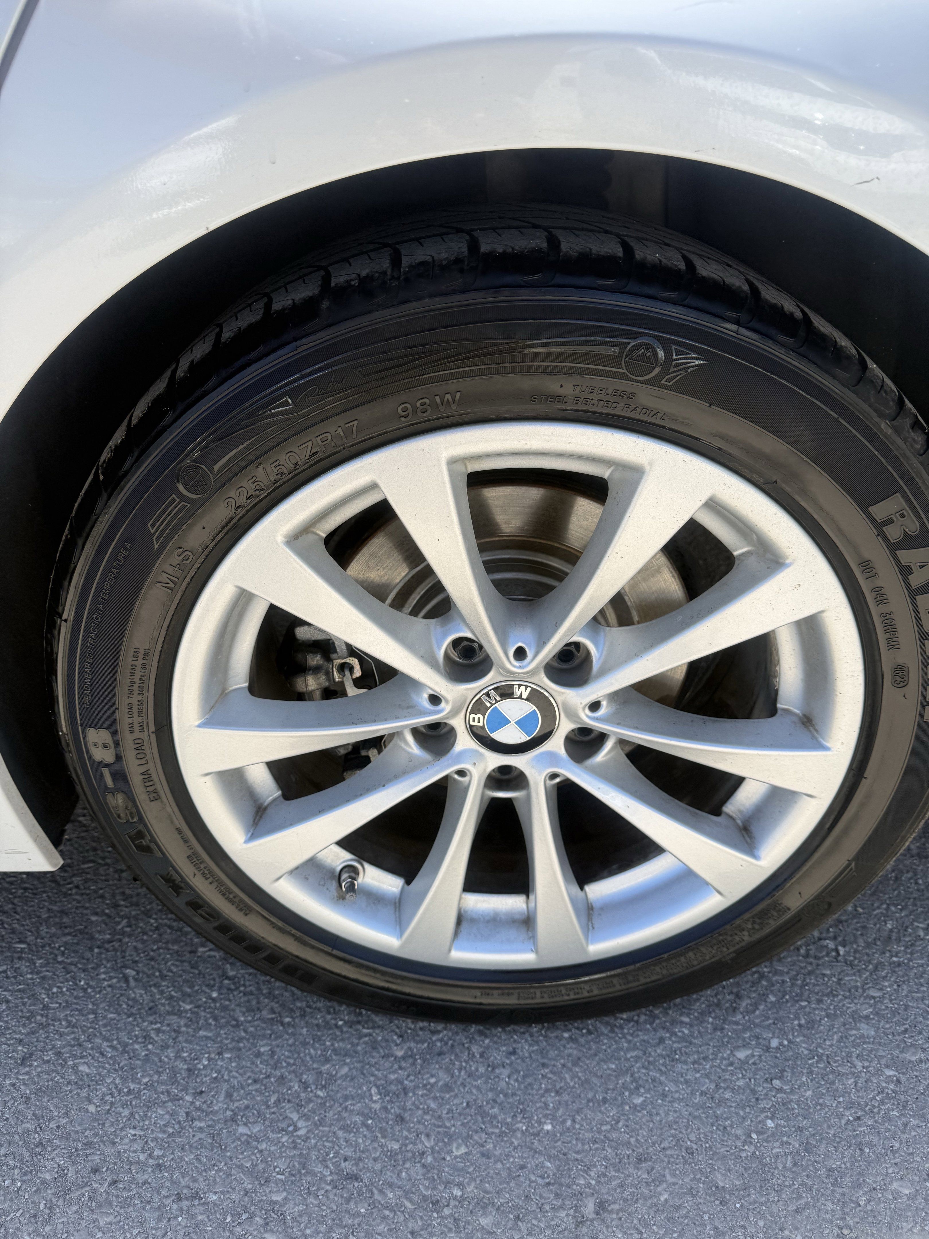 Used 2018 BMW 320i Sedan RWD image 12
