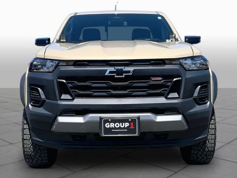 Used 2024 Chevrolet Colorado Trail Boss w/ Technology Package AWD/4WD image 4