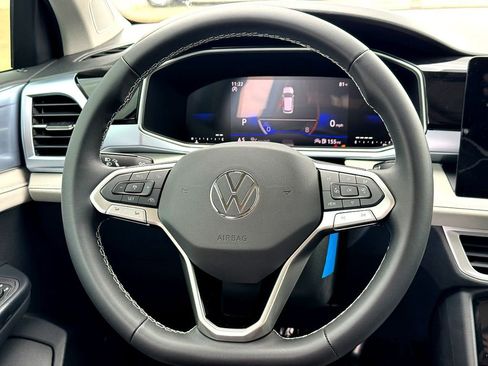New 2026 Volkswagen Taos SE FWD image 21