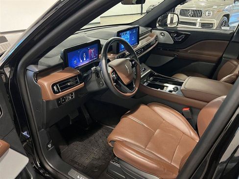 Used 2025 Lincoln Aviator Reserve w/ Luxury Package AWD/4WD image 10