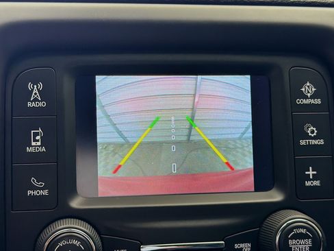 Used 2018 Jeep Compass Latitude image 15