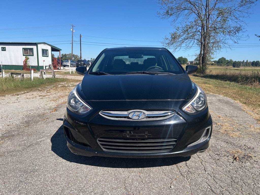 Used 2017 Hyundai Accent SE FWD image 2