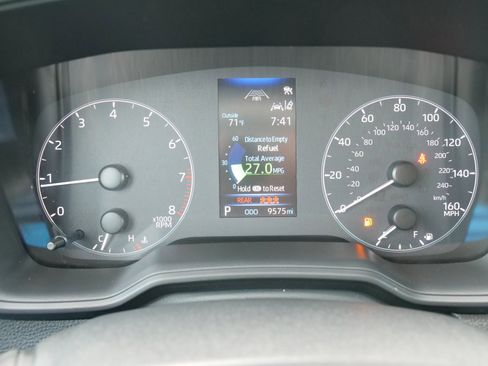 Used 2024 Toyota Corolla Cross LE image 21