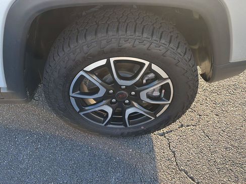 Used 2025 Jeep Compass Trailhawk AWD/4WD image 38