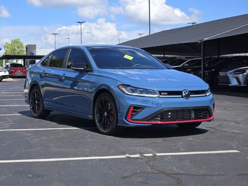 Used 2026 Volkswagen Jetta GLI Autobahn FWD image 3