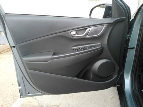 Used 2019 Hyundai Kona SEL image 11