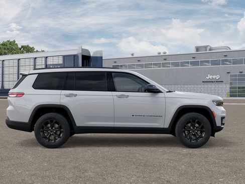 New 2025 Jeep Grand Cherokee L Altitude image 21