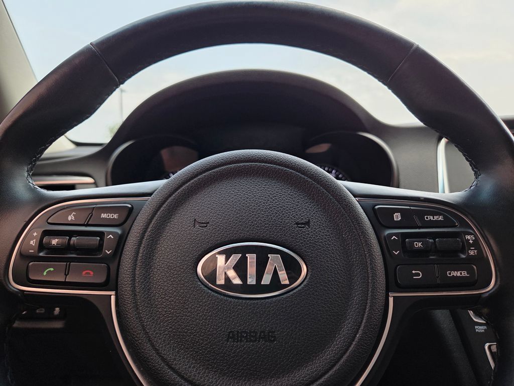 Used 2017 Kia Optima EX FWD image 31
