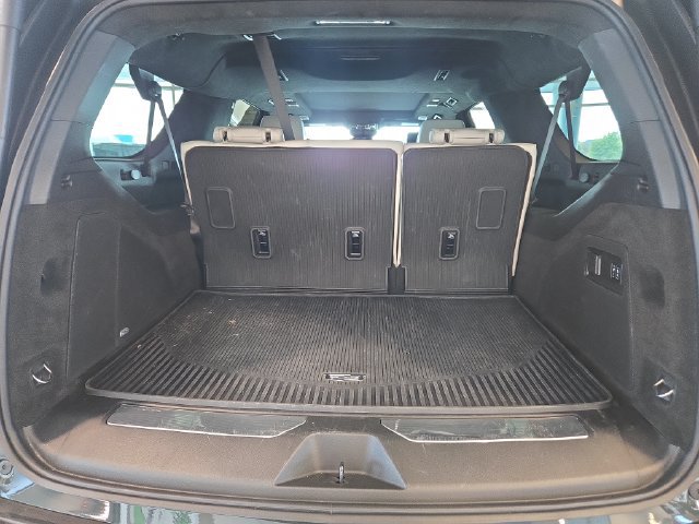 Used 2025 Cadillac Escalade ESV V AWD/4WD image 31