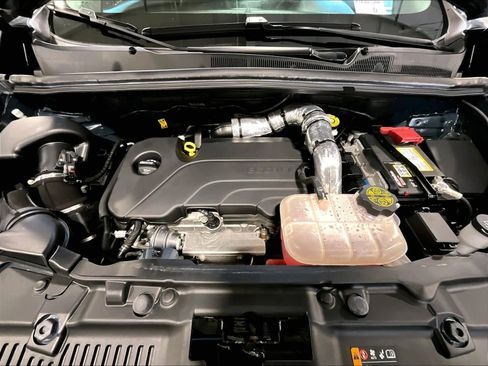 Used 2022 Chevrolet Trax LT w/ LT Convenience Package image 31