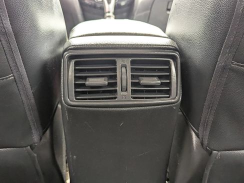 Used 2019 Nissan Rogue SV w/ Premium Package AWD/4WD image 13