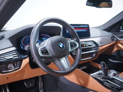 Used 2023 BMW 530i w/ M Sport Package RWD image 6