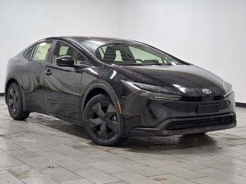 New 2026 Toyota Prius LE image 2