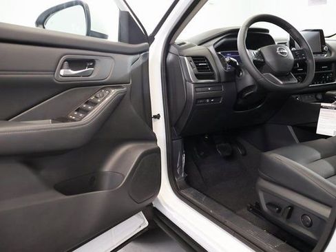 New 2026 Nissan Rogue SV w/ SV Premium Package image 8