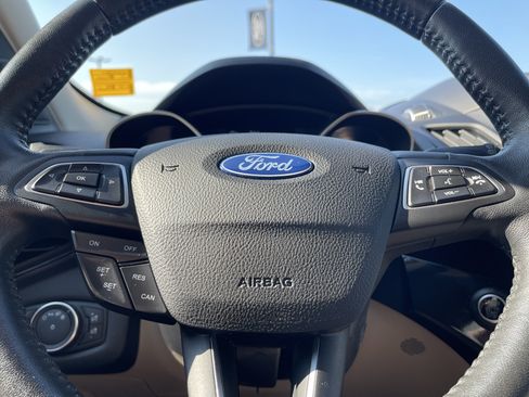 Used 2017 Ford Escape Titanium FWD image 14