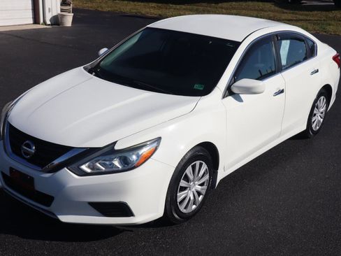 Used 2017 Nissan Altima 2.5 S w/ Power Driver Seat Package FWD image 12