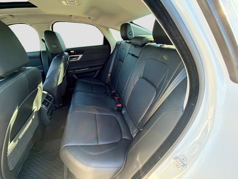 Used 2018 Jaguar XF Prestige image 19