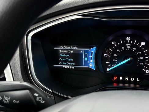 Used 2019 Ford Fusion SE FWD image 28