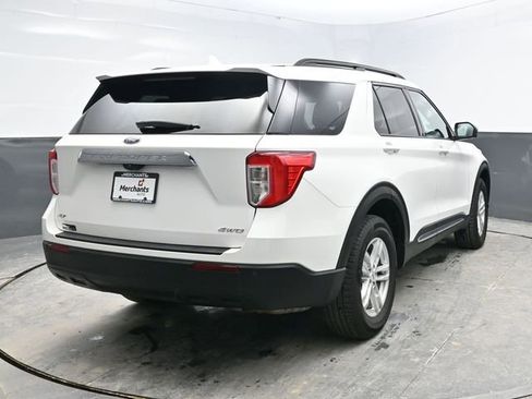Used 2022 Ford Explorer XLT image 6