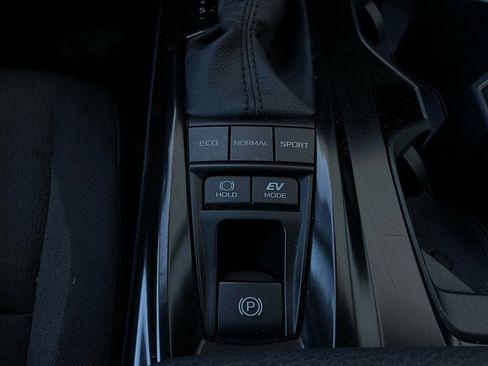 Used 2025 Toyota Camry LE image 22