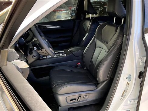 New 2026 INFINITI QX60 Luxe w/ Cargo Package image 17