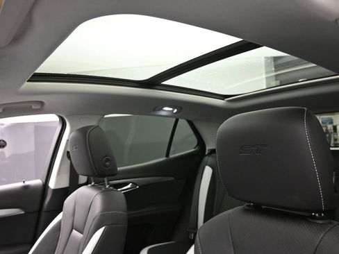 Used 2024 Buick Envision Sport Touring image 18