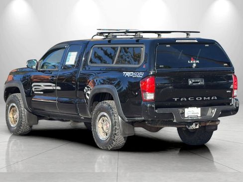 Used 2016 Toyota Tacoma TRD Off-Road w/ Premium & Technology Package AWD/4WD image 6