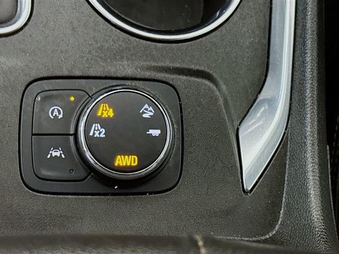Used 2022 Chevrolet Traverse High Country AWD/4WD image 13