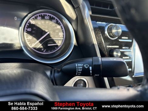 Used 2018 Toyota Camry XLE image 18