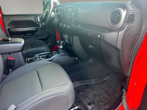 Used 2018 Jeep Wrangler Unlimited Sport S AWD/4WD image 18
