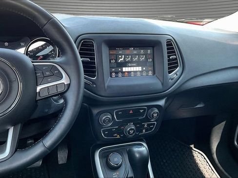 Used 2021 Jeep Compass Latitude w/ Convenience Group AWD/4WD image 9