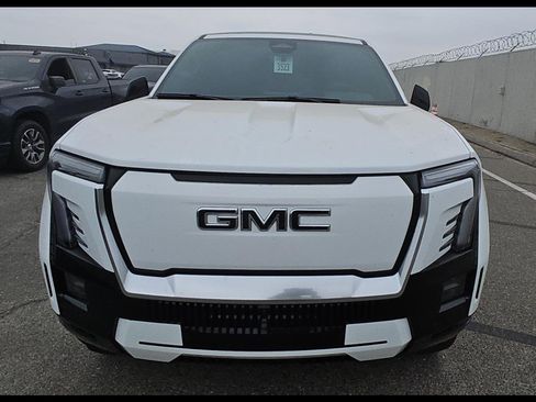 Used 2025 GMC Sierra EV Denali AWD/4WD image 15