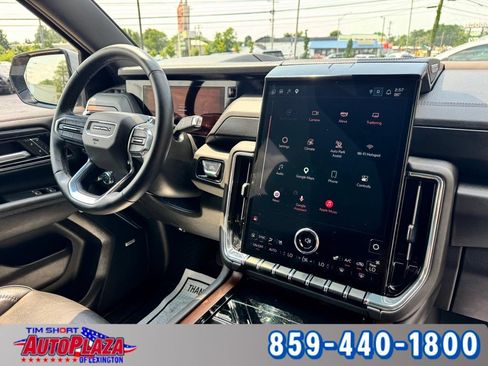 Used 2025 GMC Yukon XL Denali AWD/4WD image 47