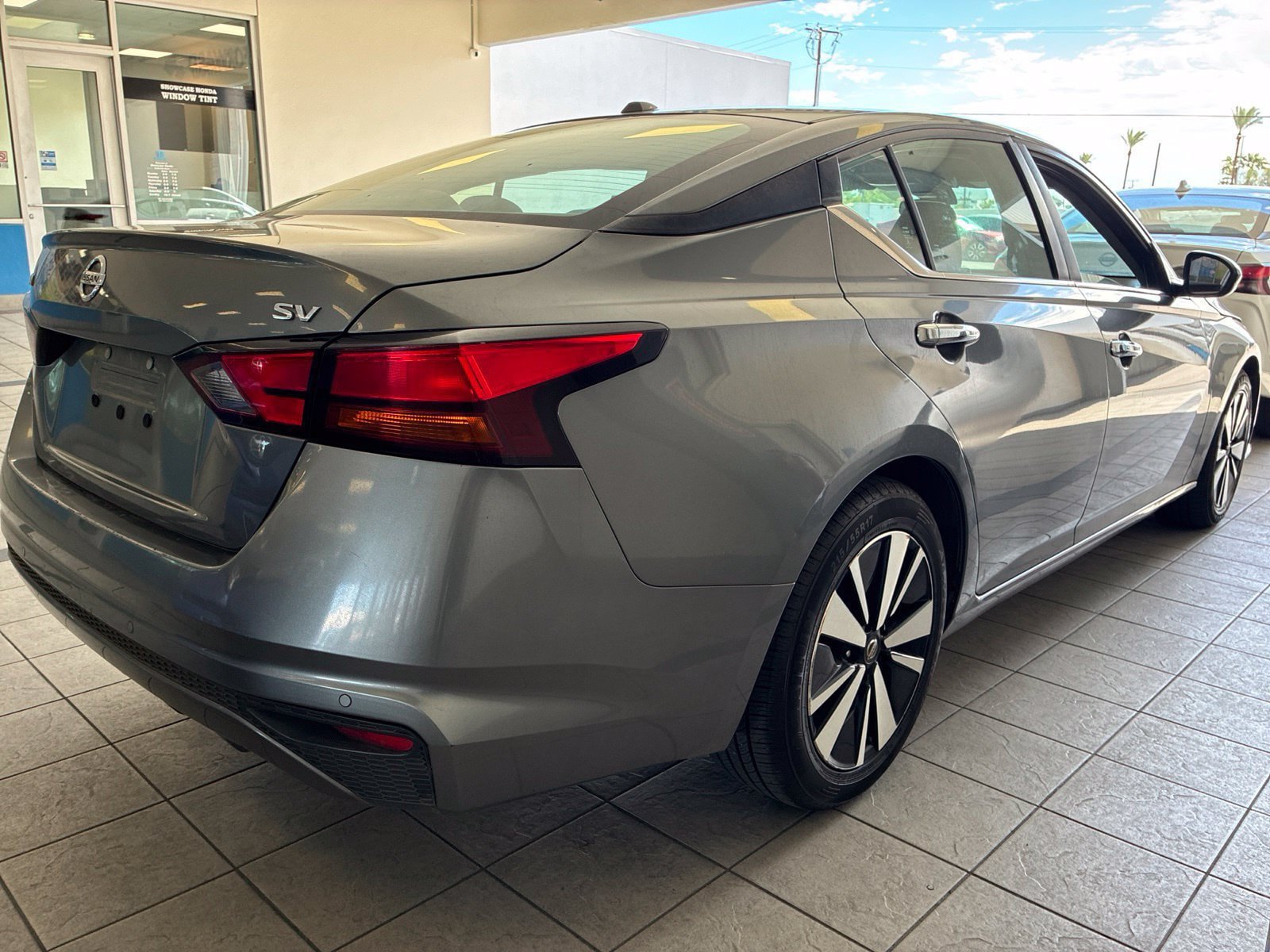 Used 2022 Nissan Altima 2.5 SV FWD image 5