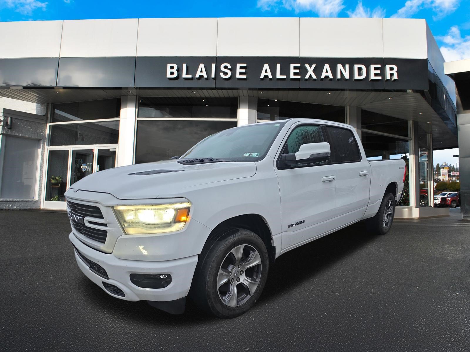 Used 2023 RAM 1500 Laramie AWD/4WD image 6