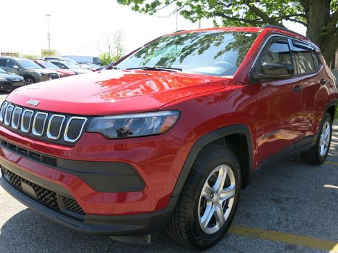 Used 2024 Jeep Compass Sport AWD/4WD image 2