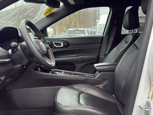 Certified 2025 Jeep Compass Trailhawk w/ Trailhawk Elite Group image 13