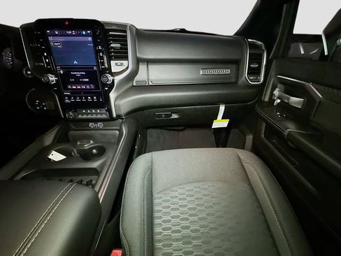 New 2026 RAM 2500 Big Horn AWD/4WD image 28