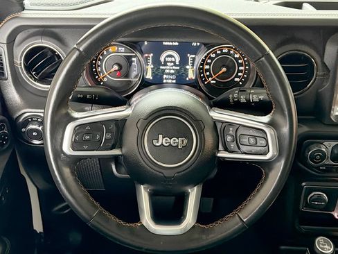 Used 2022 Jeep Wrangler Unlimited Sahara AWD/4WD image 4